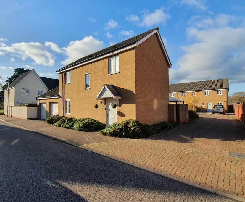 Classy Family House-Gym-Free Parking-Train Station Villa Exeter Exterior photo